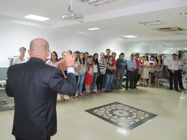 LG-VINA chúng ta là một gia đình (ngày 21-11-2012)